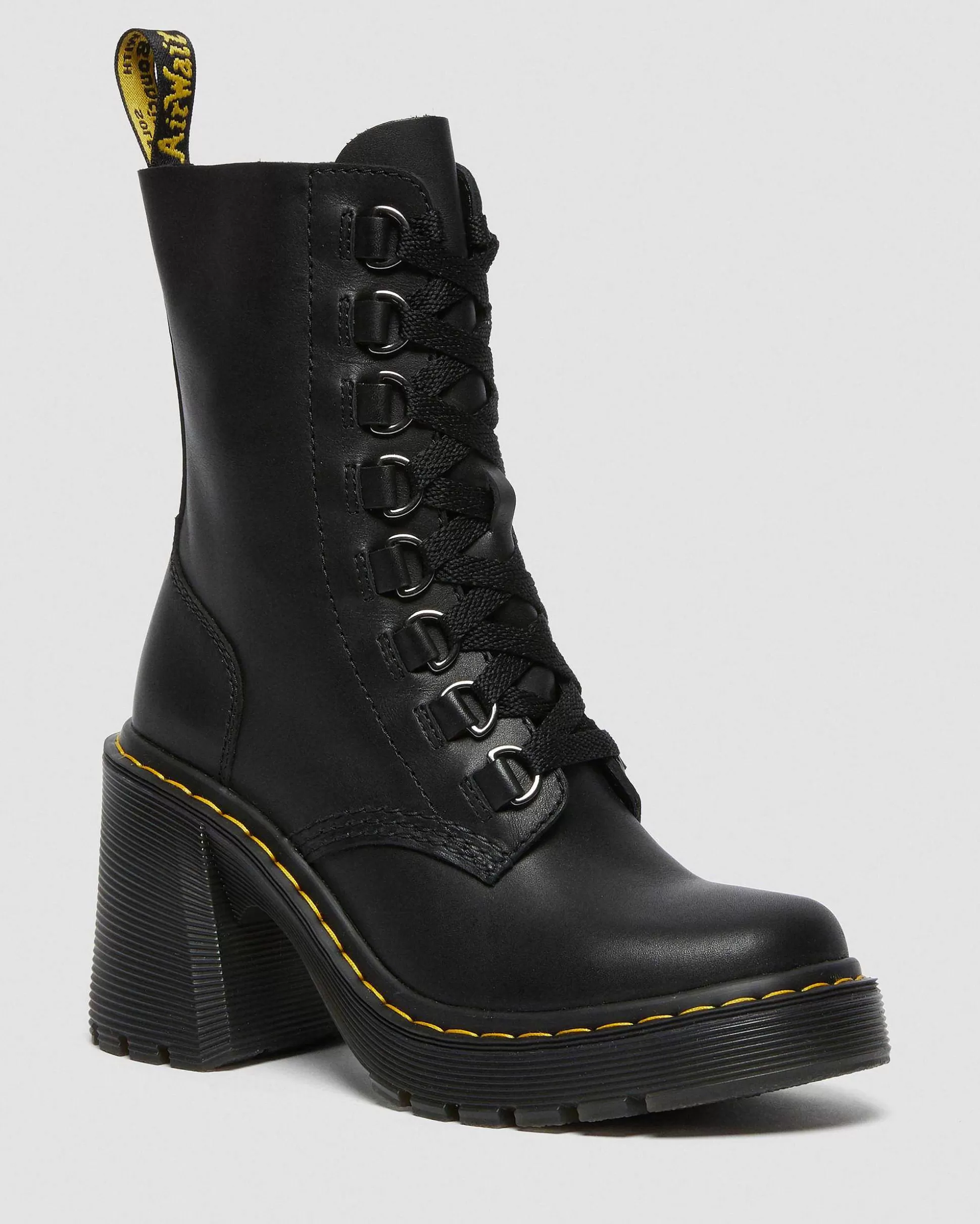 Damen Dr. Martens Stiefeletten>Chesney Leder Flared Heel Schnurstiefel